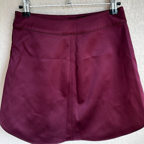 NWT H&M Burgundy Satin Pocket Skirt - Picture 6 of 16
